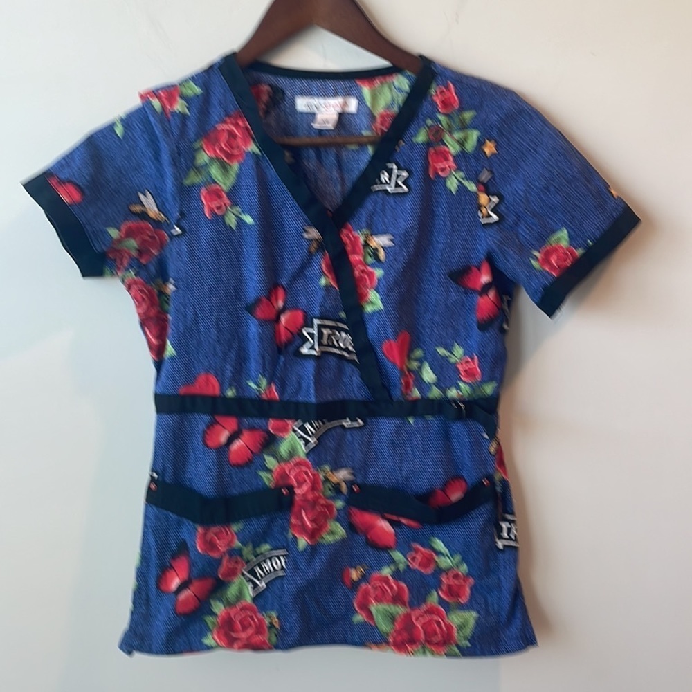 Koi Stretch floral rose beauty scrub women size extra small